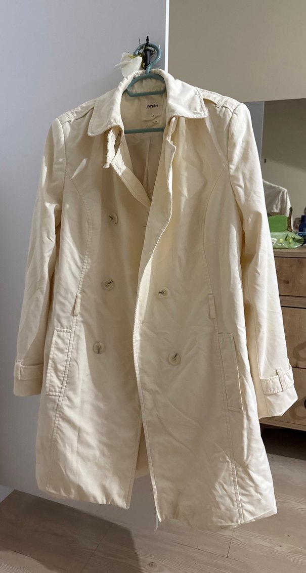 Düğmeli Beyaz Kadın Trençkot - Görsel 2