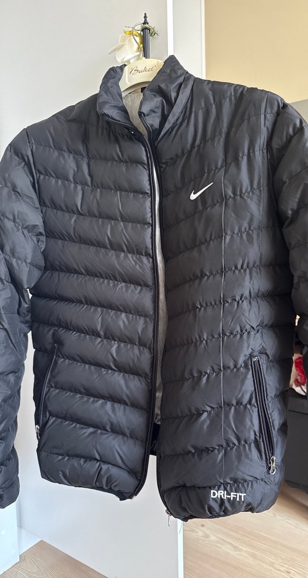 Siyah Nike Kapitone Kışlık erkek mont - Görsel 2