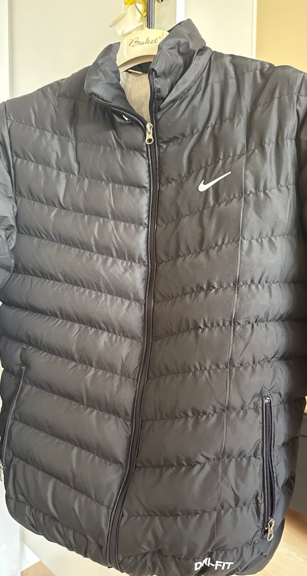 Siyah Nike Kapitone Kışlık erkek mont - Görsel 4