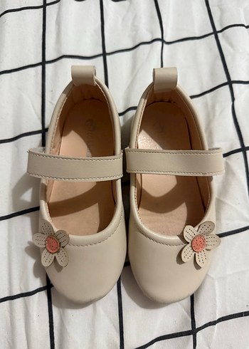 Beyaz Çiçekli Kız Çocuk Babet - Görsel 3