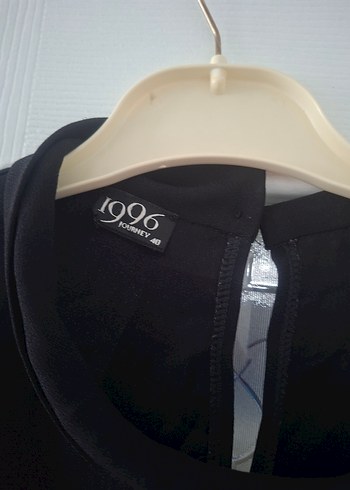 Düğmeli Siyah Kolsuz Keten Bluz - Görsel 2