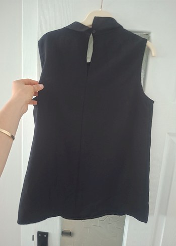 Düğmeli Siyah Kolsuz Keten Bluz - Görsel 3