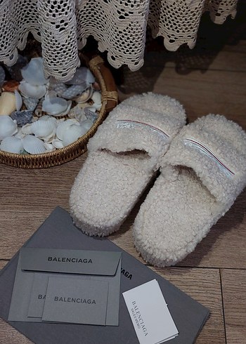38 Beden BALENCIAGA TÜYLÜ TERLIK
