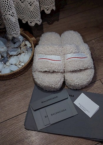 BALENCIAGA TÜYLÜ TERLIK