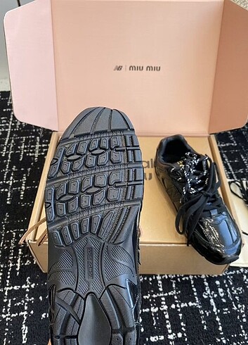 Miu Miu MIU MIU X NEW BALANCE 530