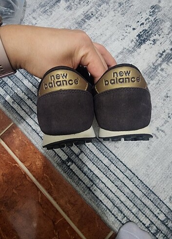 37,5 Beden Newbalance 410 37,5numara sezonun hit rengi kahverengi 1 kez giy