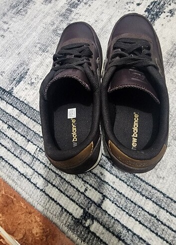 37,5 Beden kahverengi Renk Newbalance 410 37,5numara sezonun hit rengi kahverengi 1 kez giy