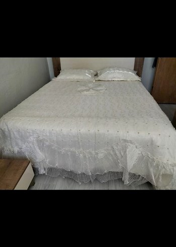 Beyaz Dantelli Yatak Örtüsü - Görsel 3