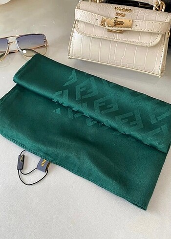 Fendi Eşarp