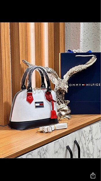  Beden kırmızı Renk Tommy Hilfiger kol çantası