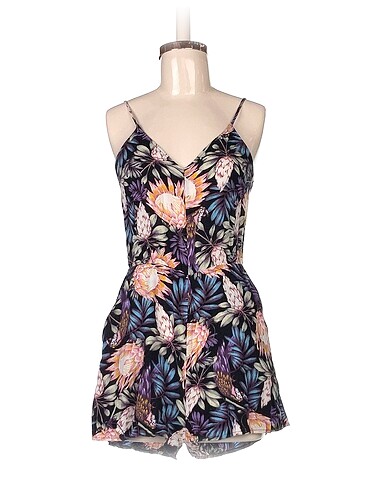 H&M Kısa Tulum %70 İndirimli.