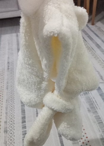 Beyaz Bebek Kapüşonlu Yumuşak Polar Şapka - Görsel 2