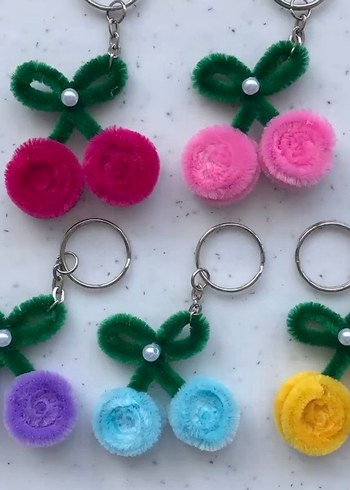 Kırmızı Fiyonklu Mini Kiraz anahtarlık - Görsel 2