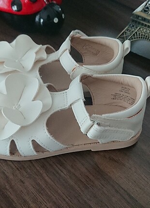 23 Beden beyaz Renk H&M krem kızçocuk sandalet