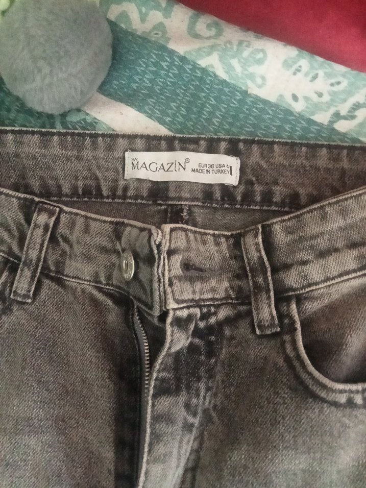 Düğmeli Gri Bağlama Desenli Bol Kesim Jean - Görsel 3