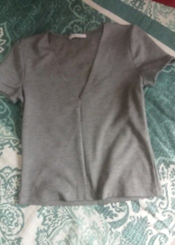 Gri V Yaka Kadın tişört - Görsel 2