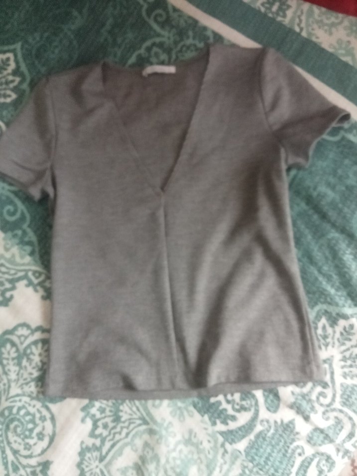 Gri V Yaka Kadın tişört - Görsel 2