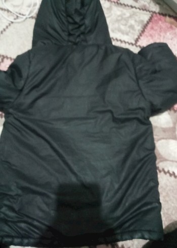 Siyah Kapüşonlu erkek çocuk Kışlık Mont - Görsel 3