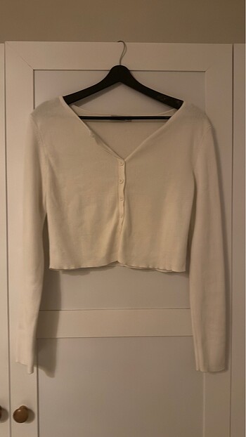 STRADIVARIUS CROP BEYAZ HIRKA