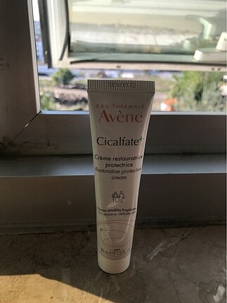 Avene Cicalfate + Onarıcı bakım kremi