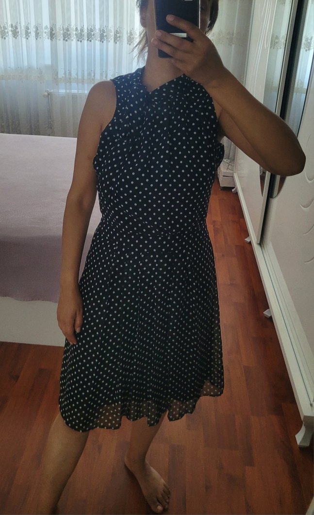 Puantiye Desenli Siyah Midi Elbise - Görsel 2