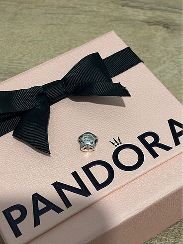 PANDORA PARILTILI YILDIZ CHARM