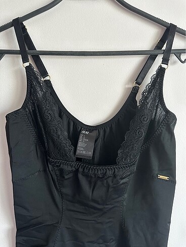 H&M H&m şekillendirici elbise korse