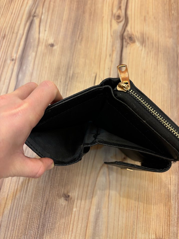 Siyah Deri Fermuarlı Kadın Cüzdanı - Görsel 4