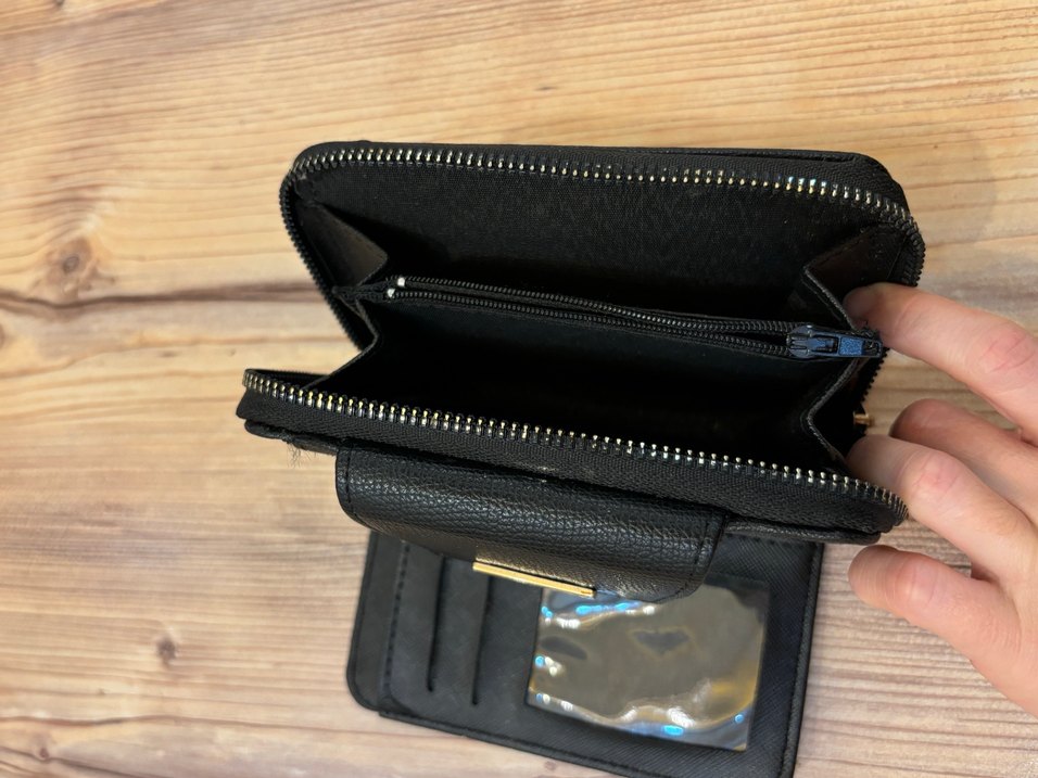 Siyah Deri Fermuarlı Kadın Cüzdanı - Görsel 5