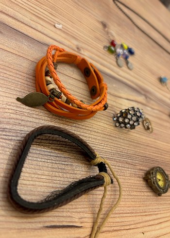 Bluz hırka bileklikler ruj kot ceket mont - Görsel 4