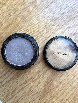 Inglot far