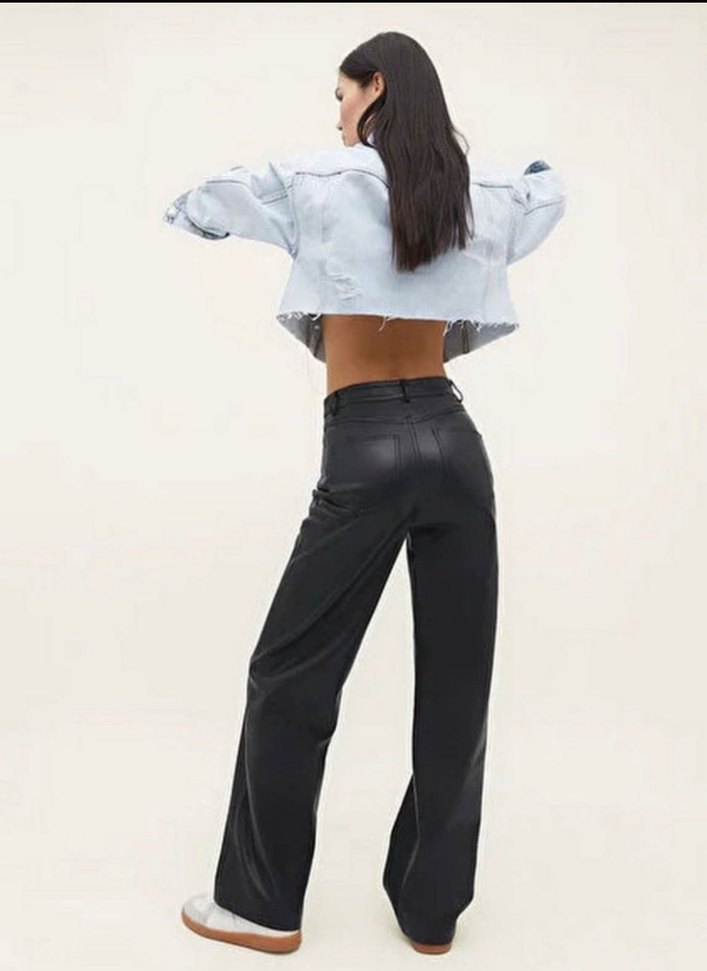 Stradivarius Siyah Deri Kadın Pantolon - Görsel 3