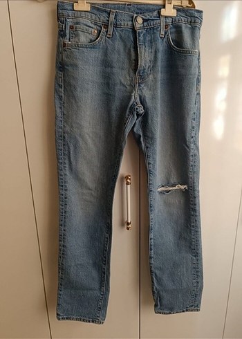 Levis universal