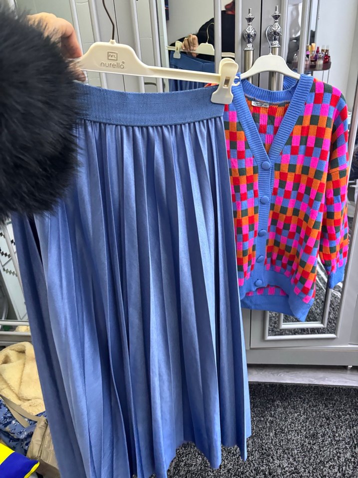 Etek hırka kombin - Görsel 2