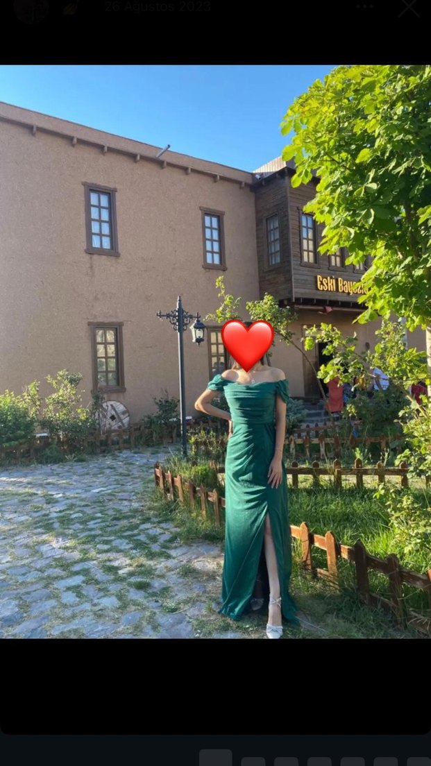 Parlak yeşil Drapeli Uzun Abiye Elbise - Görsel 3