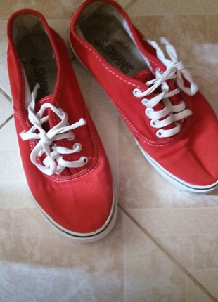 Bambi kirmizi vans