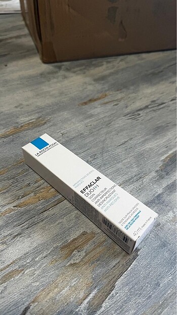 La Roche Posay Larosch marka yüz bakım kremi