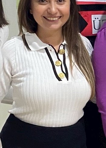 Zincir Detaylı Siyah Süet Mini Etek - Görsel 3