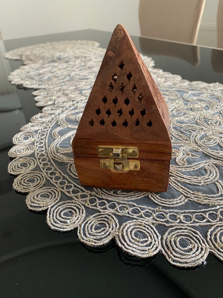 Kahverengi Ahşap Tütsülük - Görsel 2