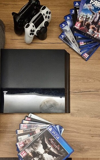 PlayStation 4 Oyun Konsol Seti (OYUNLAR DAHIL)