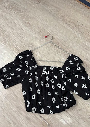 Kadın Siyah Çiçek Desenli Mini Bluz