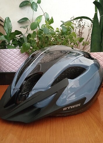 Btwin bisiklet kaskı sıfır kullanmadım