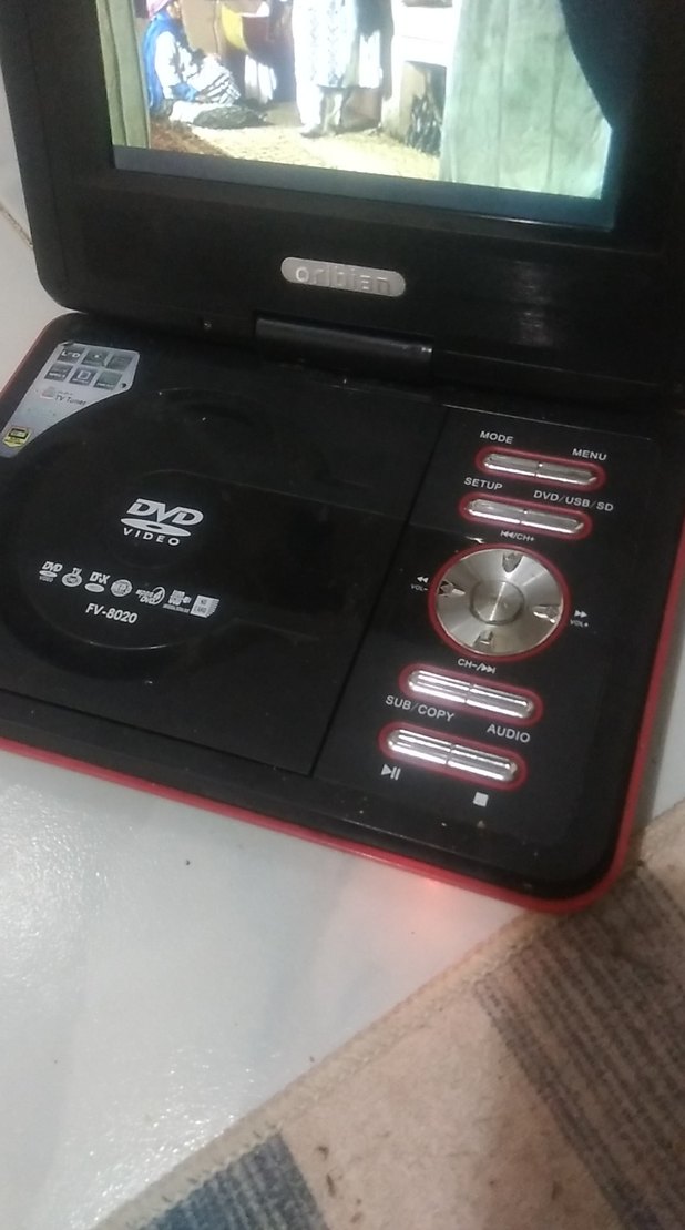 Kırmızı Taşınabilir DVD Oynatıcı - Görsel 3