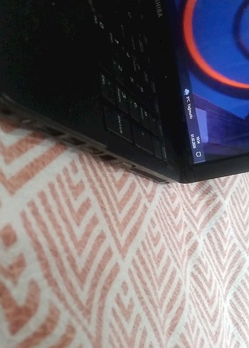 Lacivert Toshiba Dizüstü Bilgisayar - Görsel 7