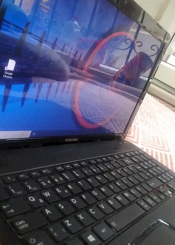 Lacivert Toshiba Dizüstü Bilgisayar - Görsel 4