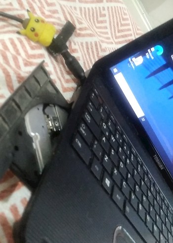 Lacivert Toshiba Dizüstü Bilgisayar - Görsel 6