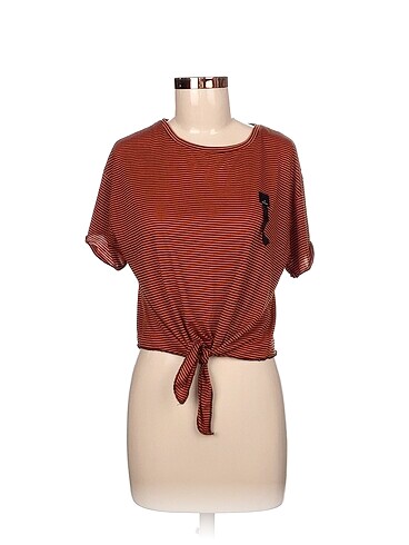 Diğer T-shirt %70 İndirimli.