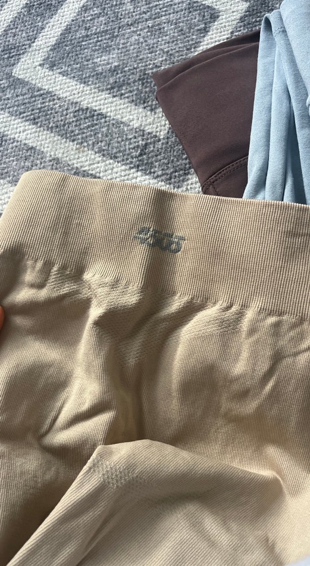 Bej Kadın Spor Tayt - Esnek ve Rahat - Görsel 4