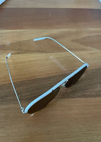 Şeffaf Bej Minimalist Kadın Güneş Gözlüğü - Görsel 2