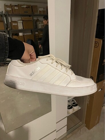 40 Beden Adidas Erkek Beyaz Ayakkabı